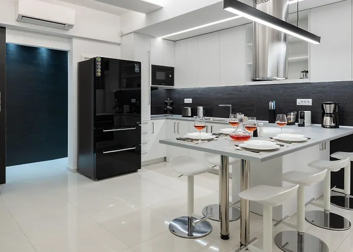 Rhodes Skyline شقة فندقية إكْسِيا